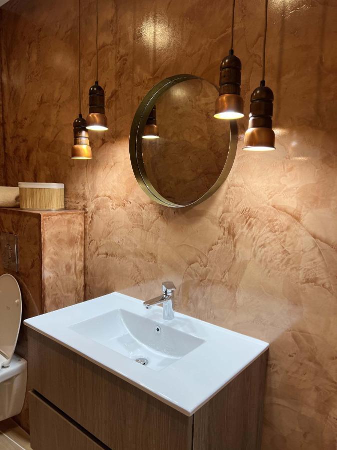 Bel Appartement Au Centre Du Vieux Joigny Exteriör bild