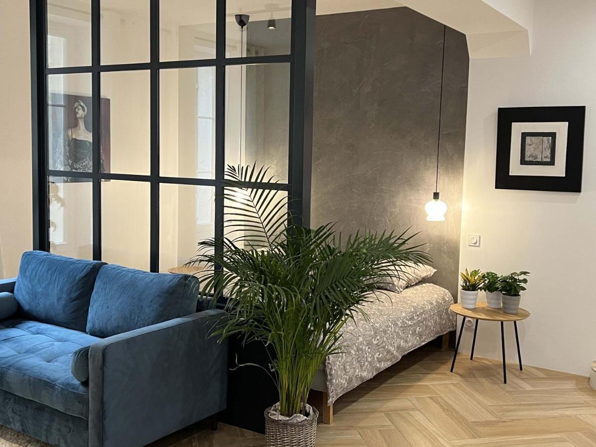 Bel Appartement Au Centre Du Vieux Joigny Exteriör bild