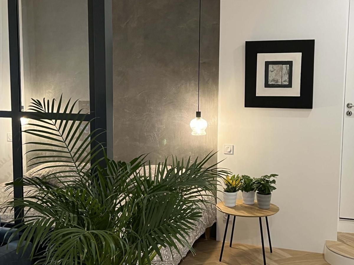 Bel Appartement Au Centre Du Vieux Joigny Exteriör bild